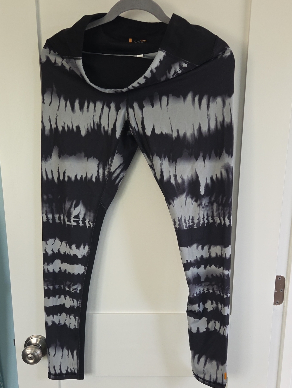 Lucy Black & Gray Tie-Dye Leggings